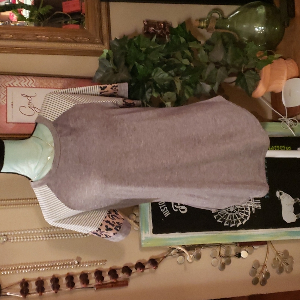 NXH Top with Animal Print Accents Size Medium